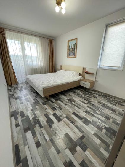 Apartament cu 3 camere semidecomandat în Florești