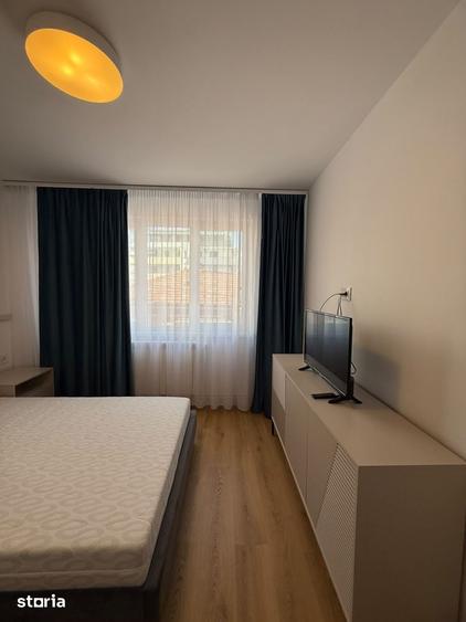 Apartament cu 3 camere semidecomandat în Central