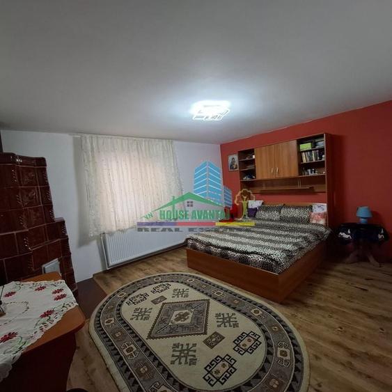 Casă cu 5 camere cu Teren 157 Mp în Central