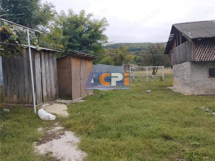 Casă cu 3 camere cu Teren 3886 Mp în Gârleni