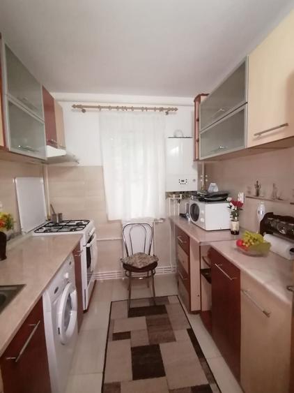Apartament cu 2 camere decomandat în Micro 3