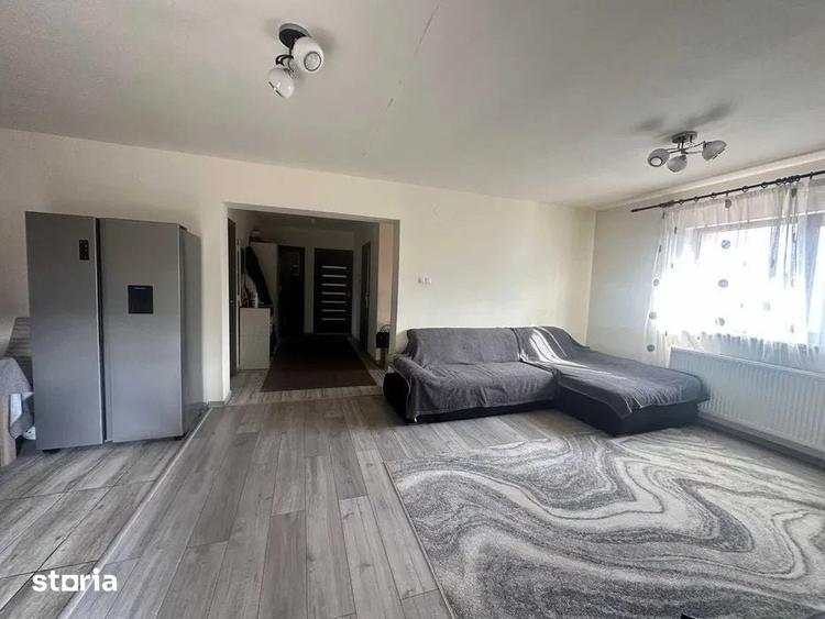 Casă cu 4 camere decomandat cu Teren 688 Mp în Unirii
