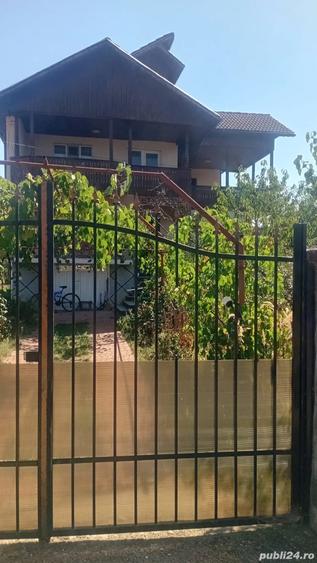 Casă cu 6 camere cu Teren 1054 Mp în Primăverii