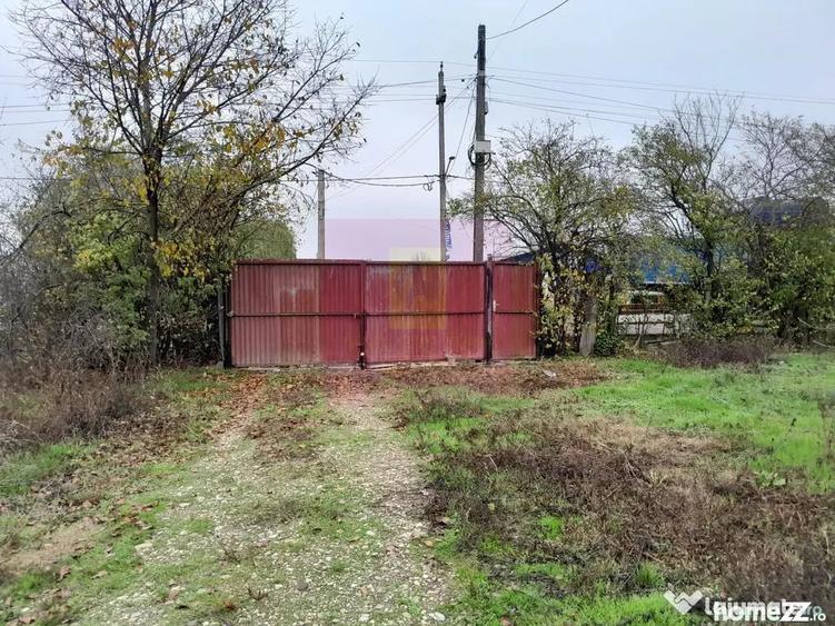 Casă cu 3 camere cu Teren 15000 Mp în Bărcănești