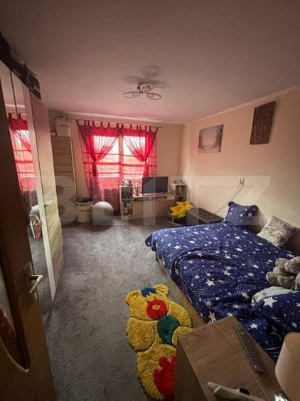 Casă individuală cu 7 camere cu Teren 300 Mp în Cetății