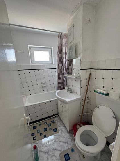 Apartament cu 3 camere decomandat în Tomis Nord