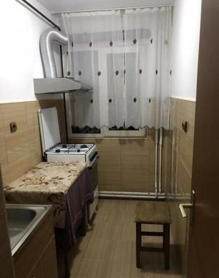 Apartament cu 2 camere decomandat în Victoriei