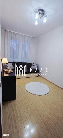 Apartament cu 3 camere semidecomandat în Calea Dumbrăvii