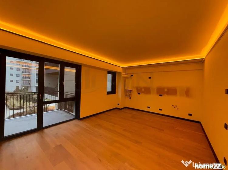 Apartament cu 3 camere semidecomandat în Central