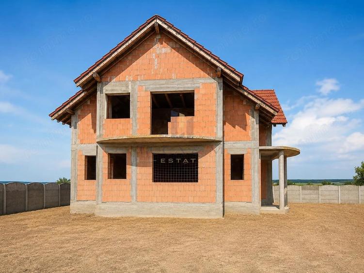 Casă cu 2 camere cu Teren 538 Mp în Est