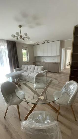 Apartament cu 2 camere semidecomandat, mobilat în Florești