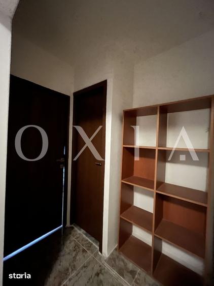 Apartament cu 3 camere semidecomandat, mobilat în Complex Studențesc