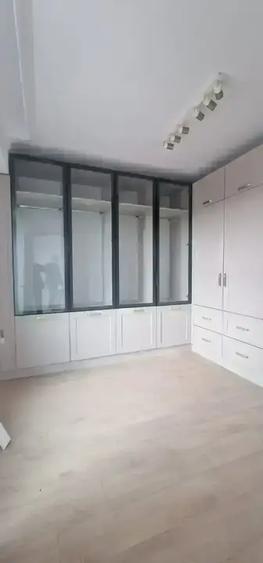Penthouse cu 4 camere decomandat, mobilat în Timpuri Noi