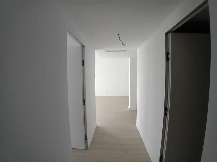 Apartament cu 3 camere decomandat în Panduri