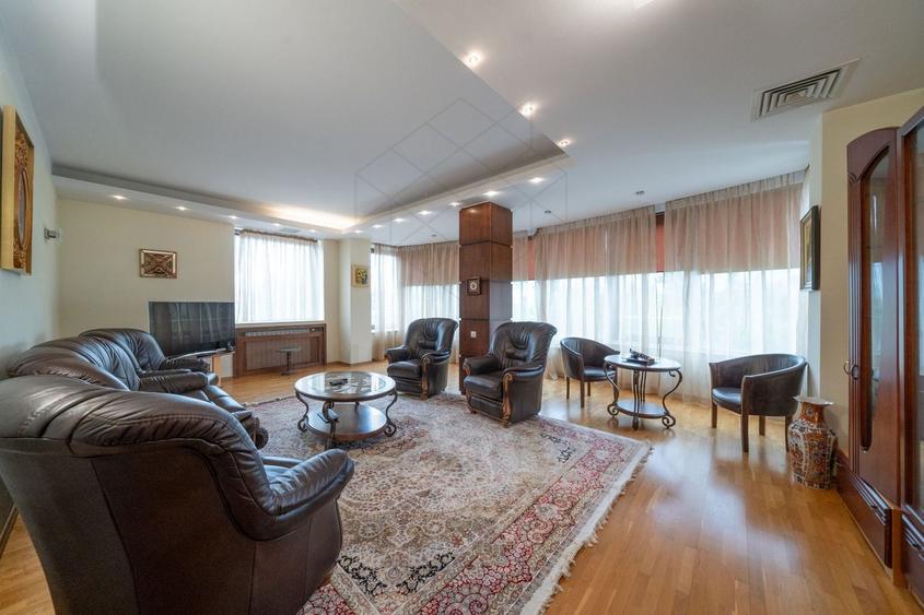 Apartament cu 3 camere decomandat, mobilat în Primăverii