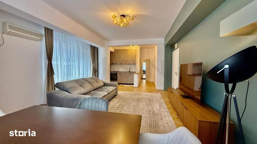 Apartament cu 3 camere semidecomandat în Aviatorilor