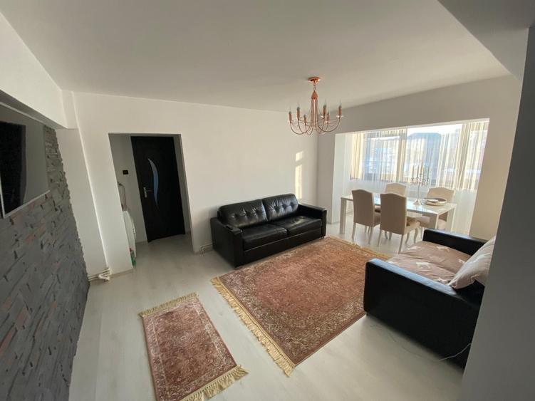 Apartament cu 3 camere semidecomandat în Fălticeni