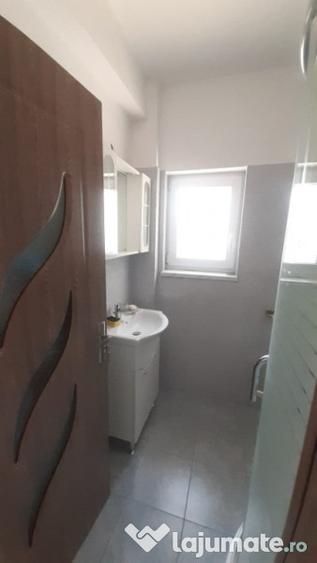 Apartament cu 2 camere semidecomandat în Florești