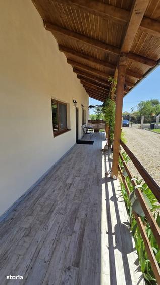 Casă cu 3 camere cu Teren 4400 Mp în Valea Vinului