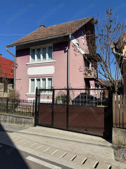 Casă cu 2 camere în Central
