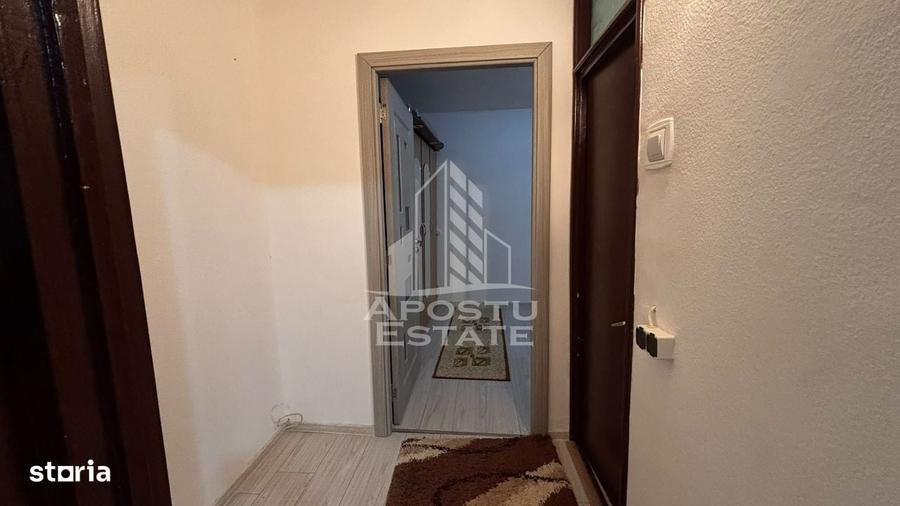 Apartament cu 3 camere semidecomandat în Central