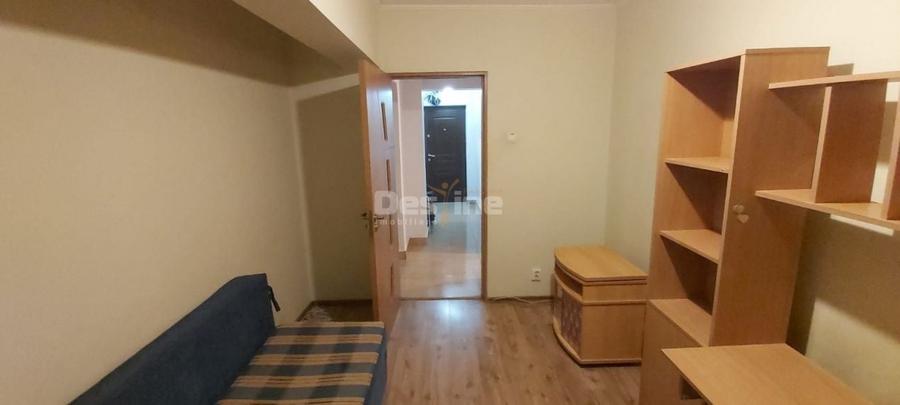 Apartament cu 3 camere decomandat, mobilat în Dacia