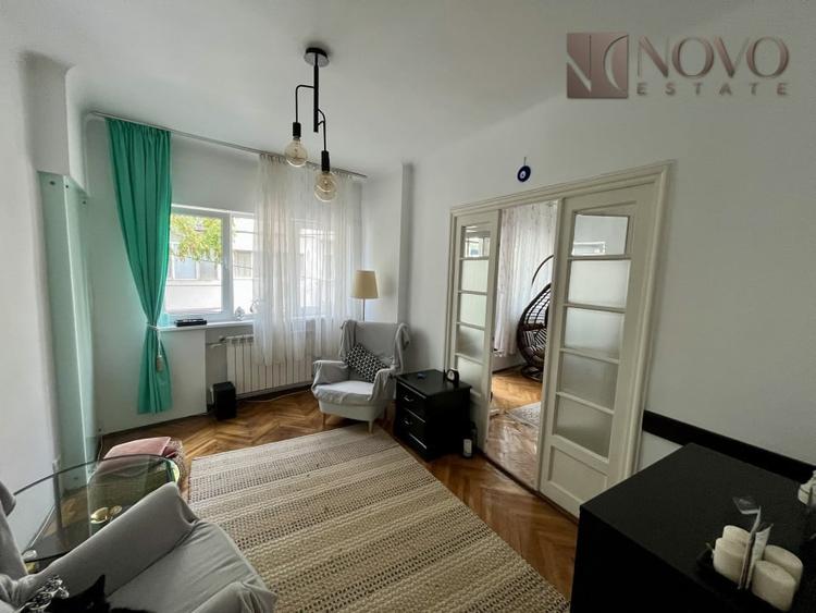 Apartament cu 4 camere semidecomandat, mobilat în Unirii