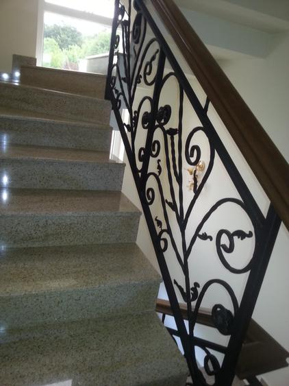 Casă individuală cu 6 camere cu Teren 3000 Mp în Călinești