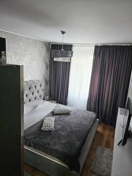 Apartament cu 2 camere decomandat, mobilat în Decebal