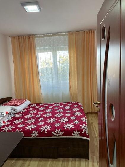 Apartament cu 3 camere semidecomandat în Rahova