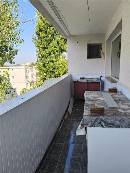 Apartament cu 3 camere semidecomandat în Viziru 1