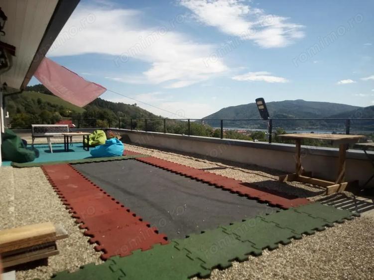 Casă cu 6 camere în Bistrița