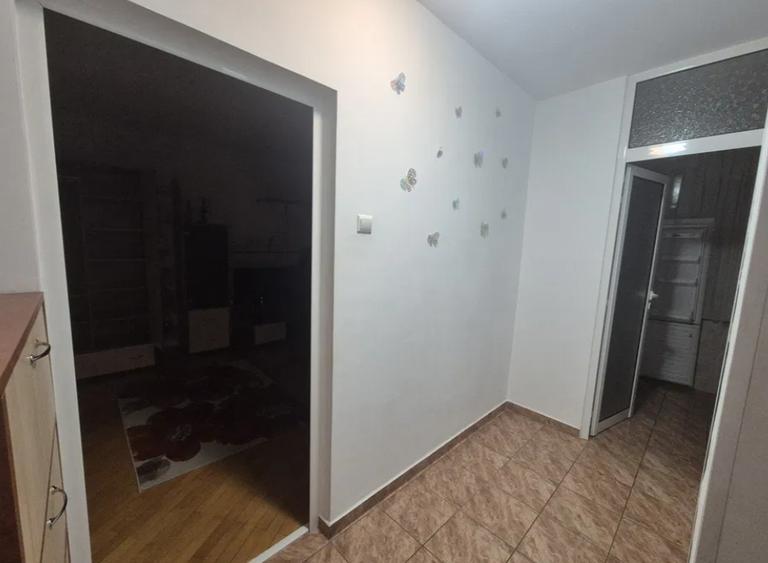 Garsonieră decomandată în Gorjului