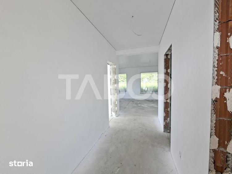 Casă cu 3 camere decomandat cu Teren 103 Mp în Cristian