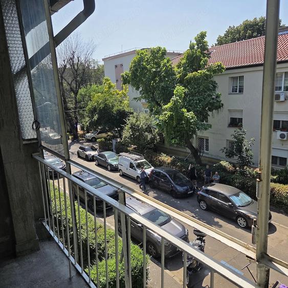 Apartament cu 2 camere semidecomandat în Floreasca