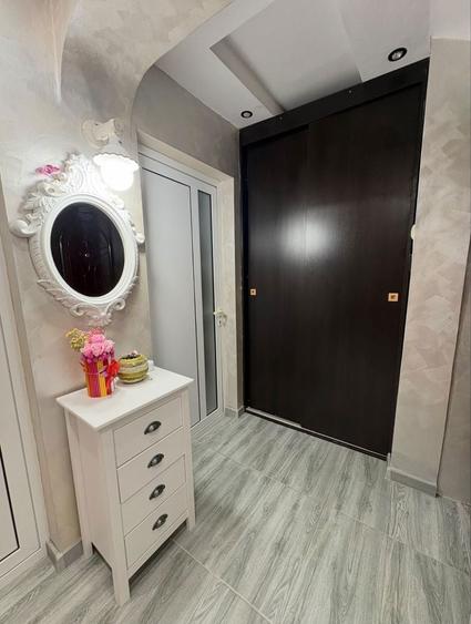 Apartament cu 3 camere decomandat în Preajba Mare