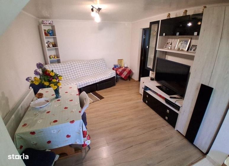 Casă cu 4 camere cu Teren 400 Mp în Tătărași