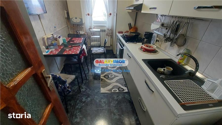 Apartament cu 4 camere decomandat în Central