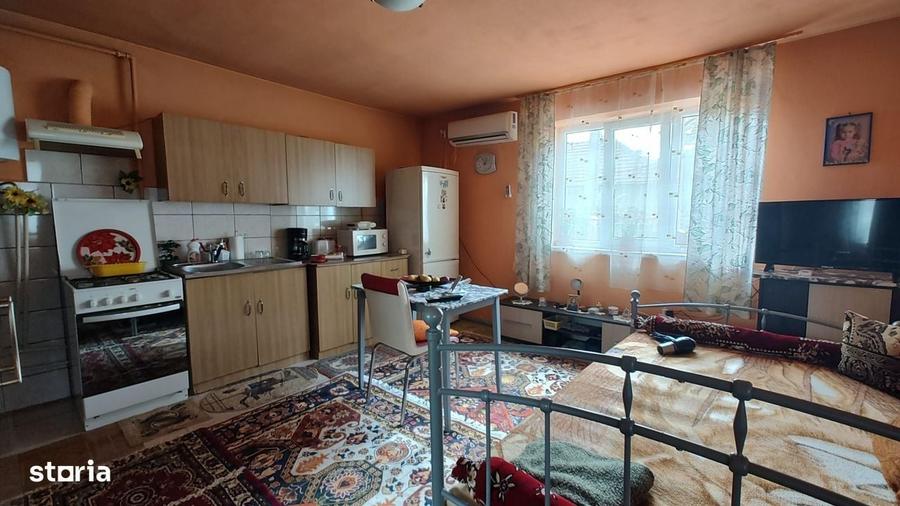Casă cu 3 camere în Șoimuș