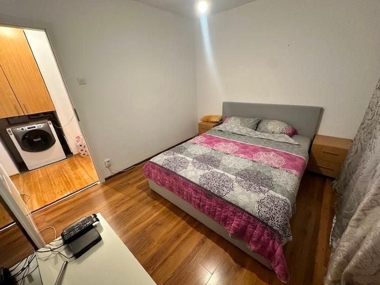 Apartament cu 3 camere decomandat, mobilat în Sebastian