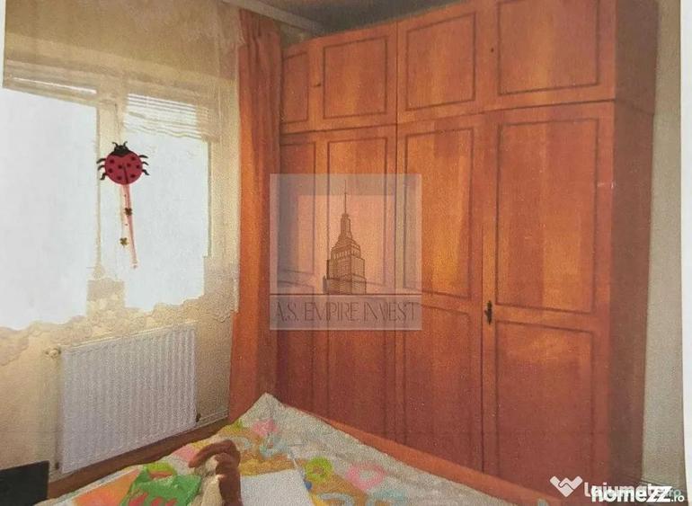 Apartament cu 3 camere decomandat în Calea București