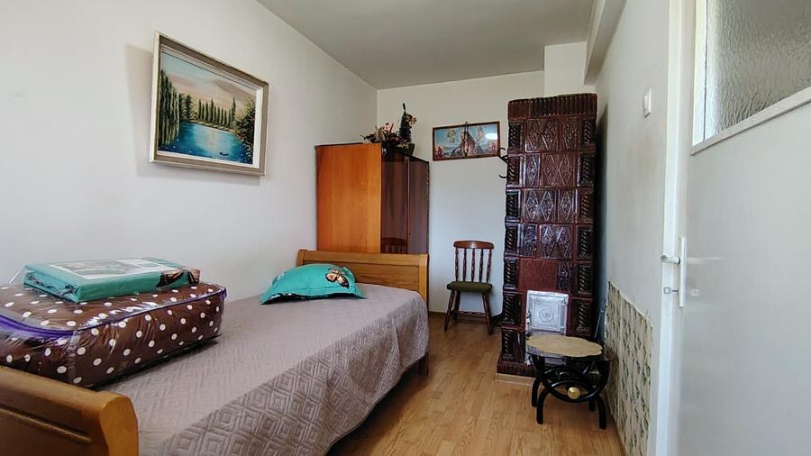 Apartament cu 3 camere semidecomandat în Frumușița
