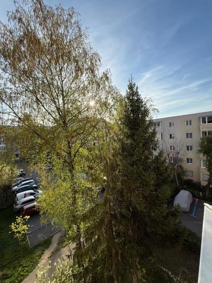 Apartament cu 3 camere semidecomandat, mobilat în Astra