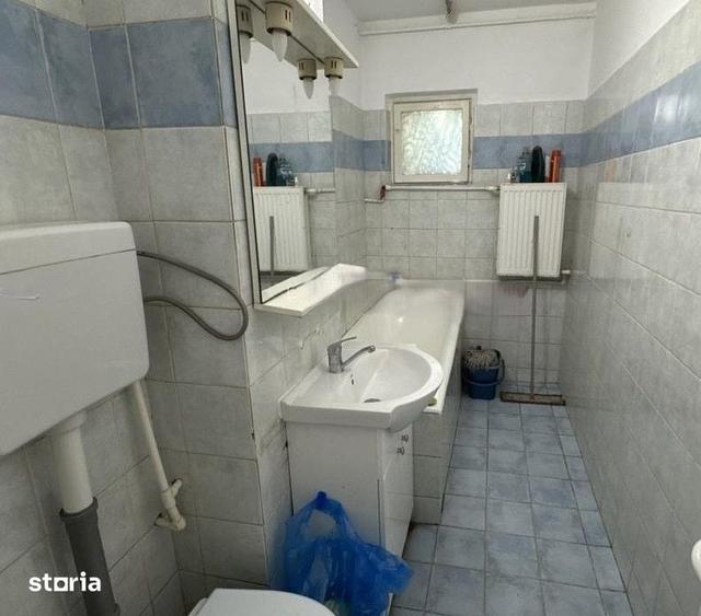 Apartament cu 2 camere decomandat în Văcăresti