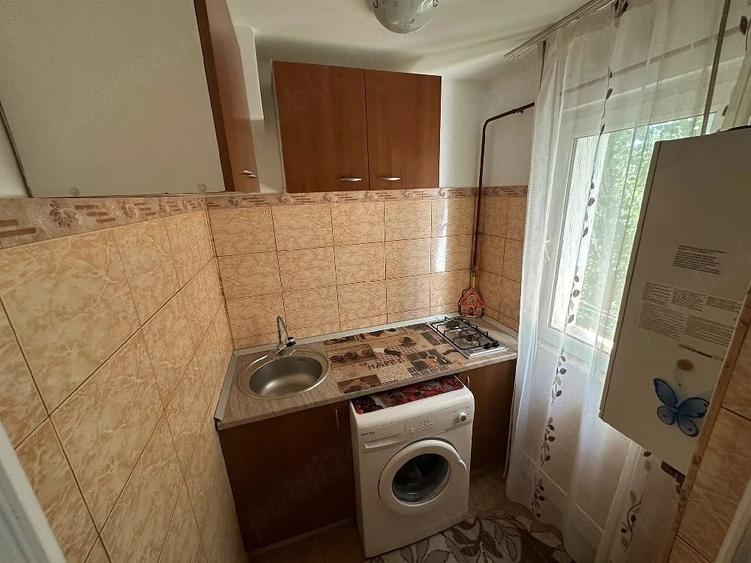 Garsonieră semidecomandată în Micro 38