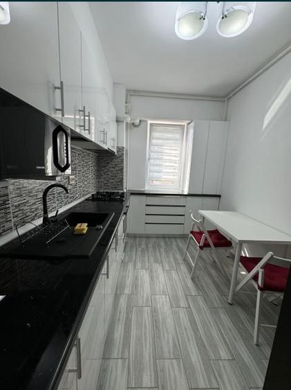 Apartament cu 2 camere decomandat, mobilat în Păcii