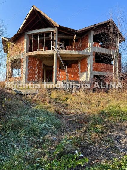 Casă cu 5 camere în Sântuhalm