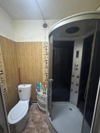 Camera de camin cu baie proprie - 1