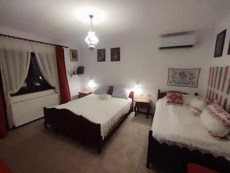 Casă cu 2 camere cu Teren 4000 Mp în Spitalul Județean