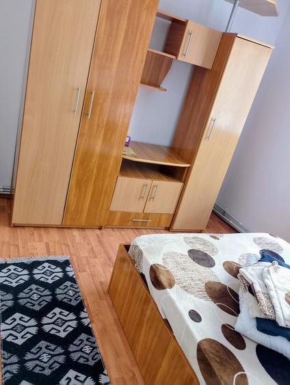 Inchiriez apartament 2 camere decomandat - 1